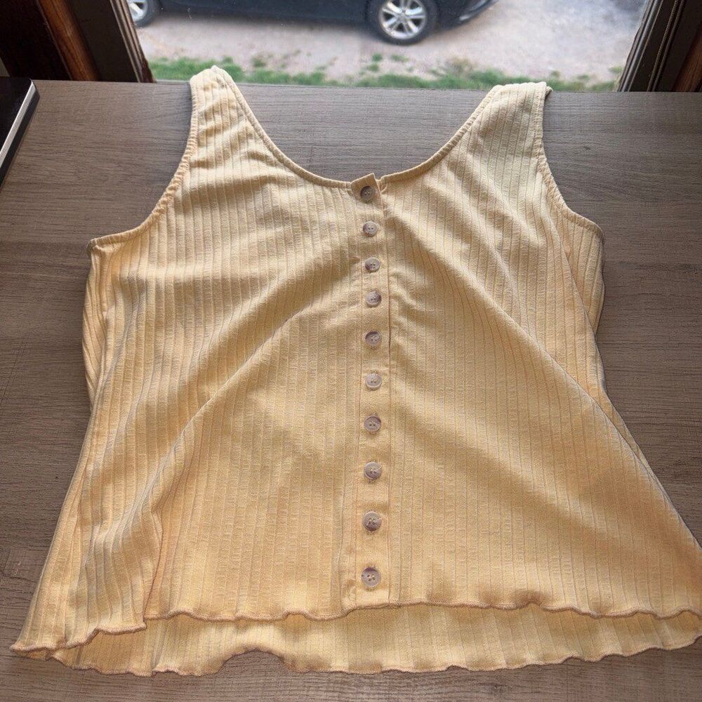 Yellow Tank - Picture 2 of 5